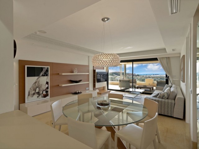 3 Bedrooms Apartment in Nueva Andalucía