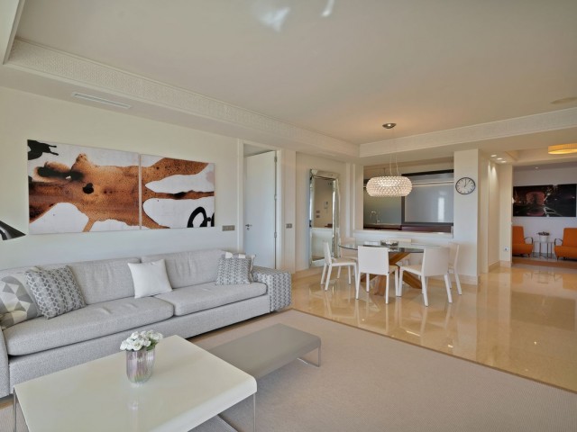 3 Bedrooms Apartment in Nueva Andalucía