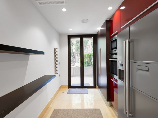 3 Bedrooms Apartment in Nueva Andalucía