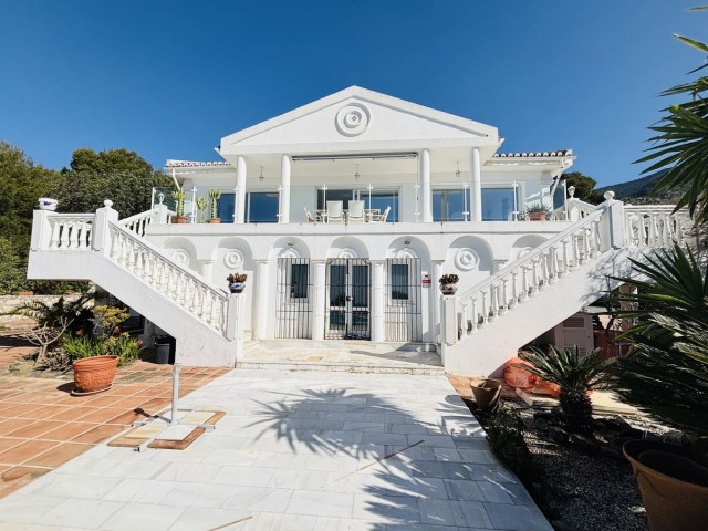 5 Slaapkamer Villa in Valtocado