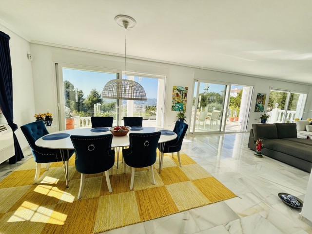 5 Soveroms Villa i Valtocado