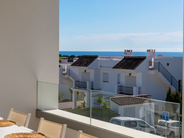 2 Bedrooms Apartment in Estepona