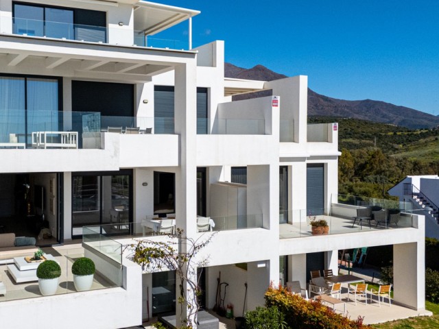 2 Bedrooms Apartment in Estepona