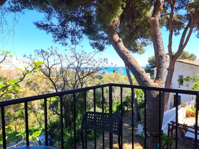 2 Bedrooms Villa in Benalmadena