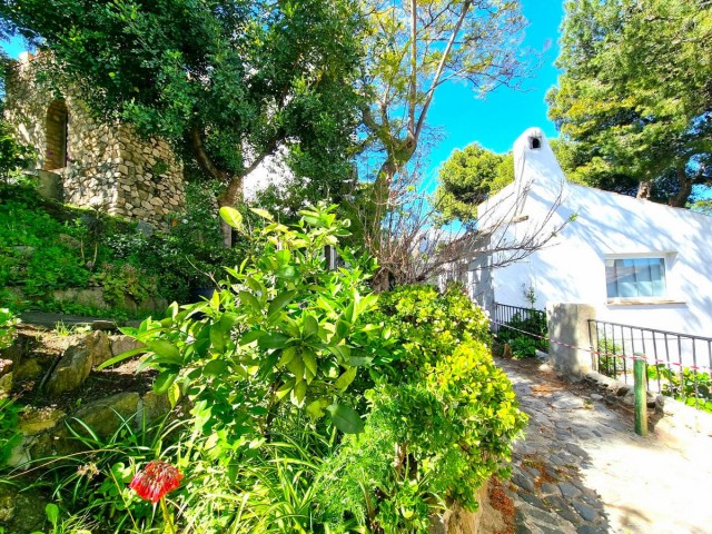 2 Bedrooms Villa in Benalmadena