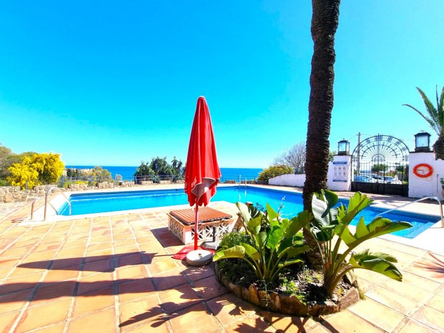 2 Bedrooms Villa in Benalmadena