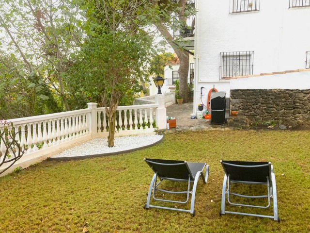 2 Bedrooms Villa in Benalmadena