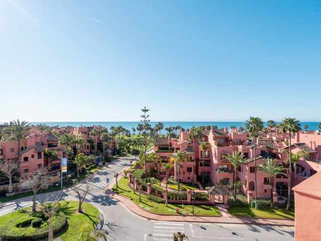 3 Bedrooms Apartment in Estepona