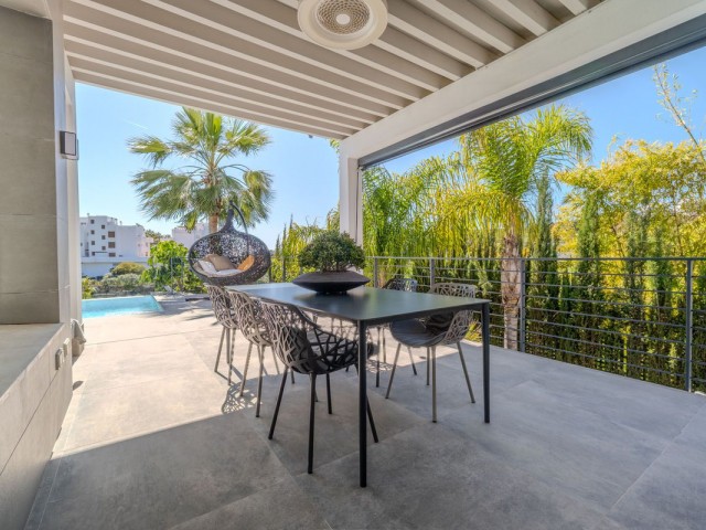 4 Bedrooms Villa in Selwo