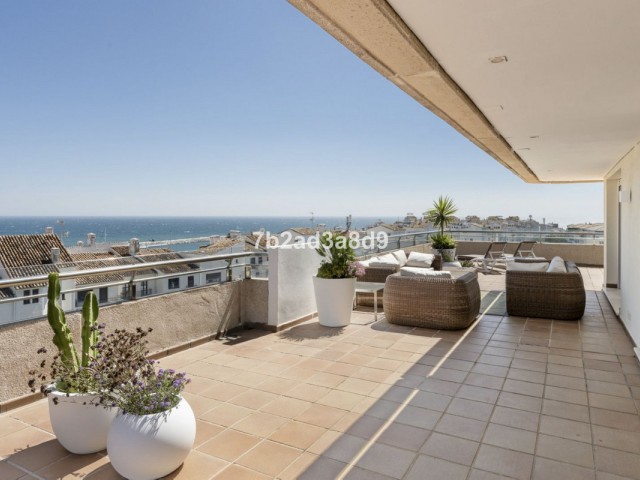 Penthouse in Puerto Banús