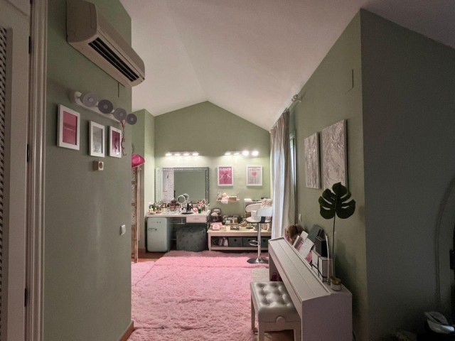 4 Makuuhuoneen Rivitalo Sotogrande