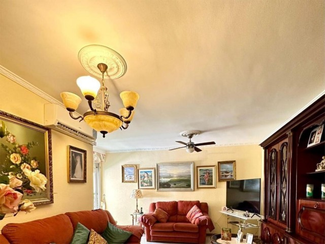 4 Bedrooms Apartment in La Carihuela
