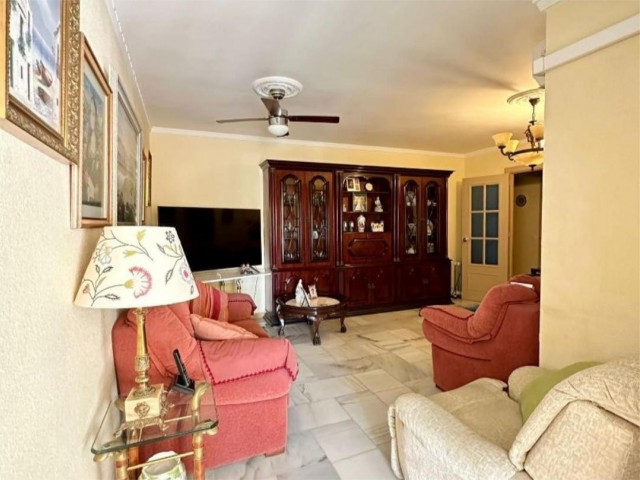 4 Bedrooms Apartment in La Carihuela