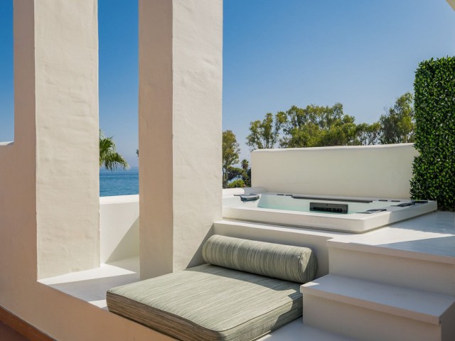 3 Bedrooms Apartment in Estepona