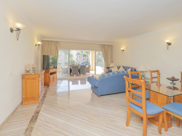 2 Bedrooms Apartment in Elviria