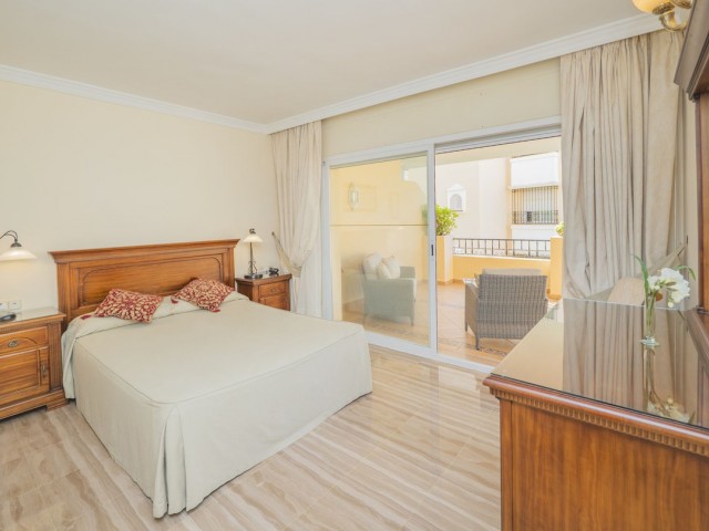 2 Bedrooms Apartment in Elviria