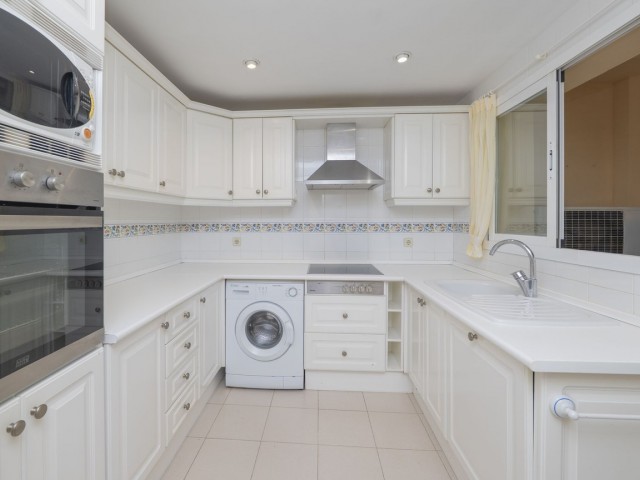 2 Bedrooms Apartment in Elviria