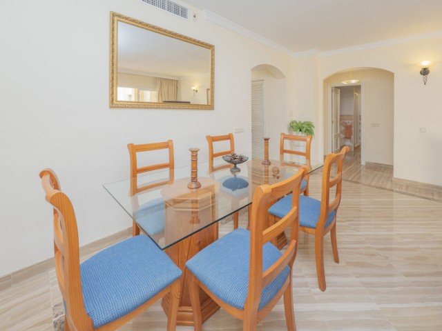 2 Bedrooms Apartment in Elviria