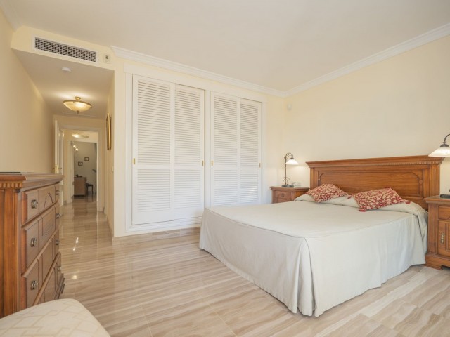 2 Bedrooms Apartment in Elviria