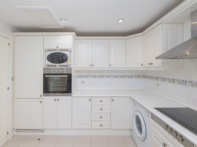 2 Bedrooms Apartment in Elviria