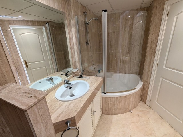 3 Schlafzimmer Apartment in Elviria