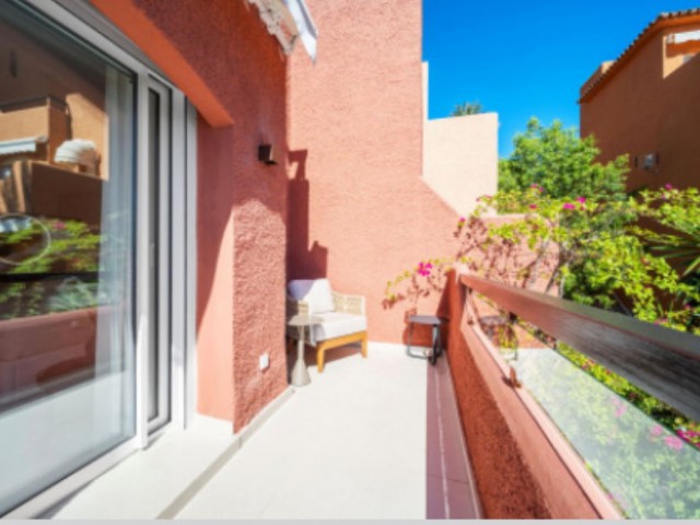 3 Schlafzimmer Reihenhaus in Nueva Andalucía