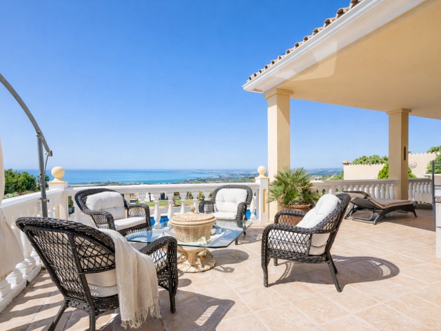 6 Bedrooms Villa in Estepona