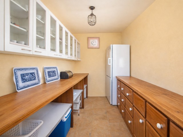 6 Bedrooms Villa in Estepona