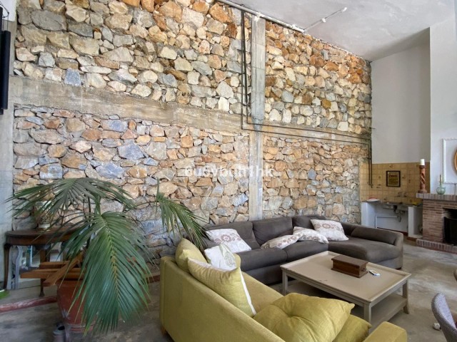 Maison mitoyenne avec 5 Chambres  à Ojén