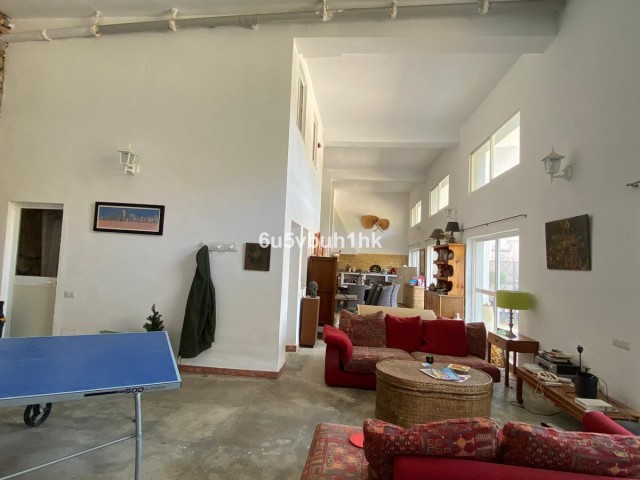 Maison mitoyenne avec 5 Chambres  à Ojén