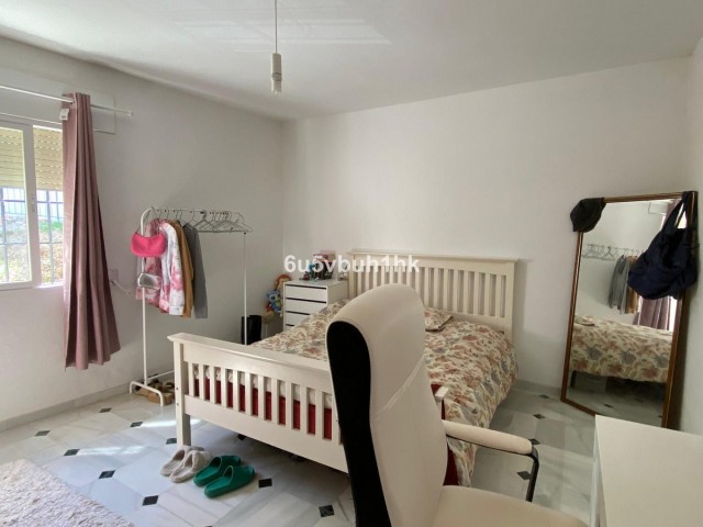 Maison mitoyenne avec 5 Chambres  à Ojén