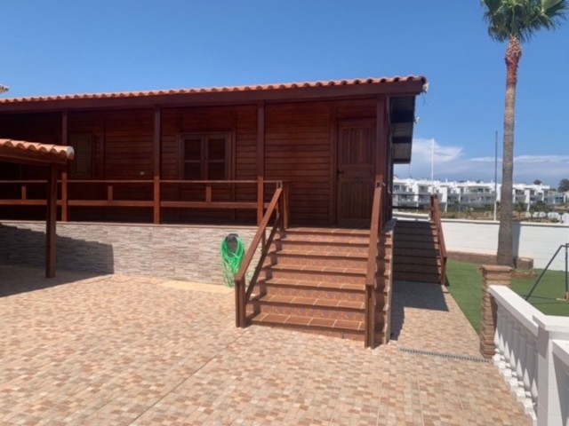 Villa con 4 Dormitorios  en San Roque