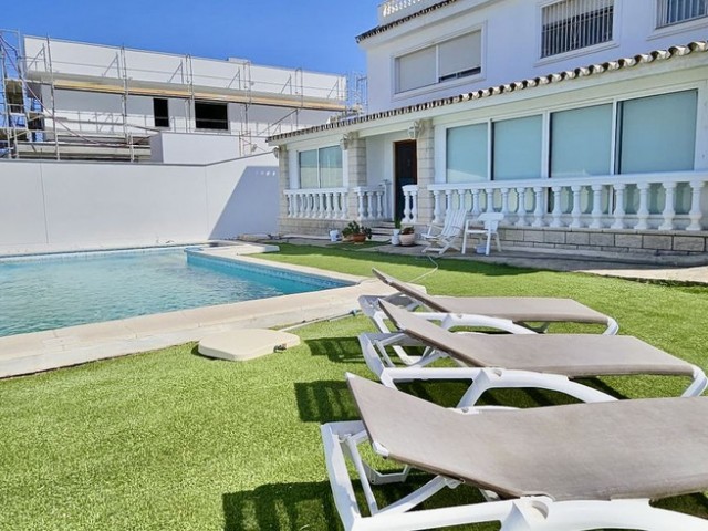 6 Bedrooms Villa in Alhaurín de la Torre