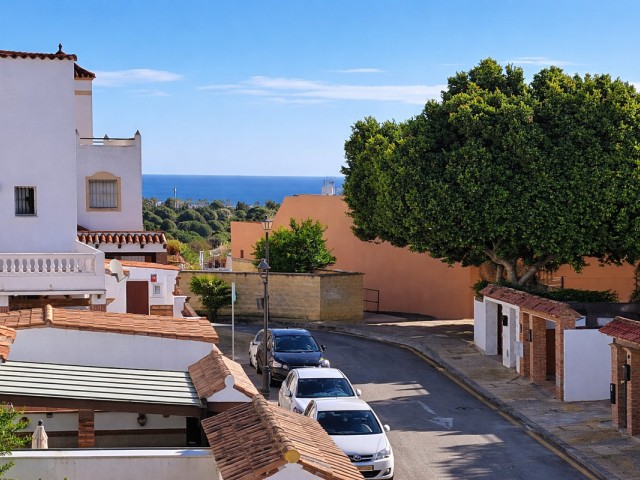 4 Bedrooms Villa in Estepona