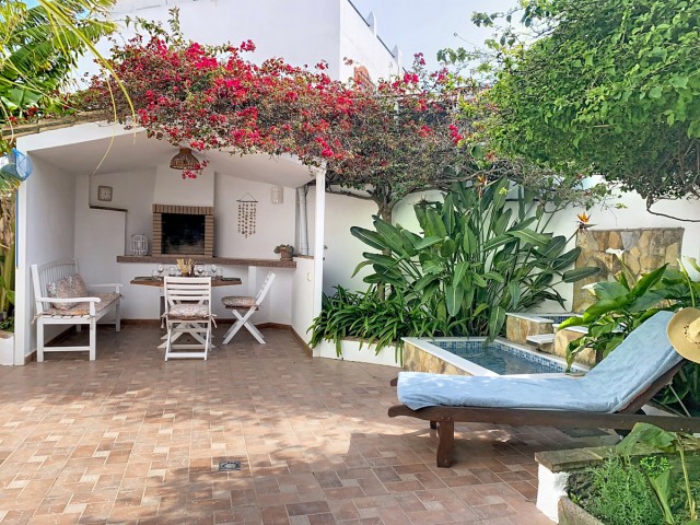4 Bedrooms Villa in Estepona