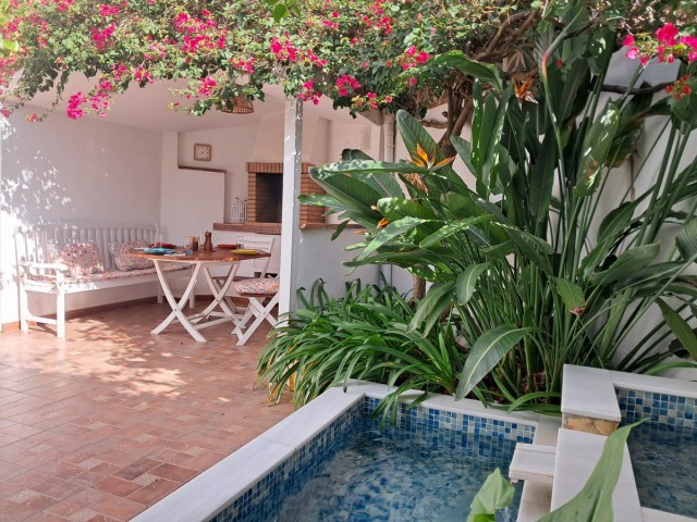 4 Bedrooms Villa in Estepona