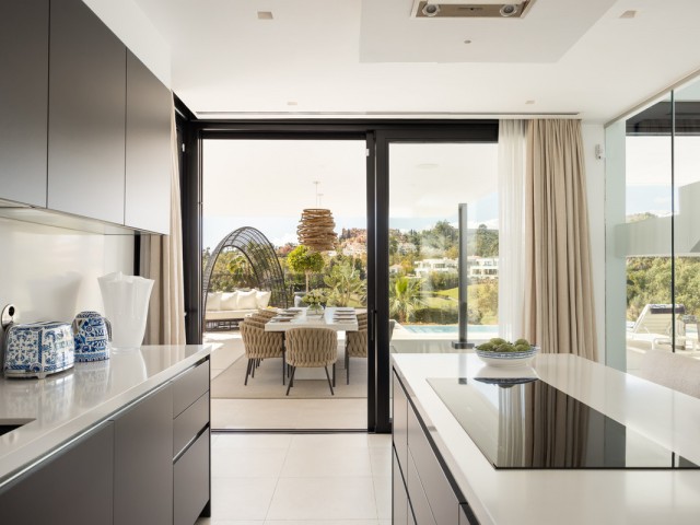 4 Bedrooms Villa in Nueva Andalucía