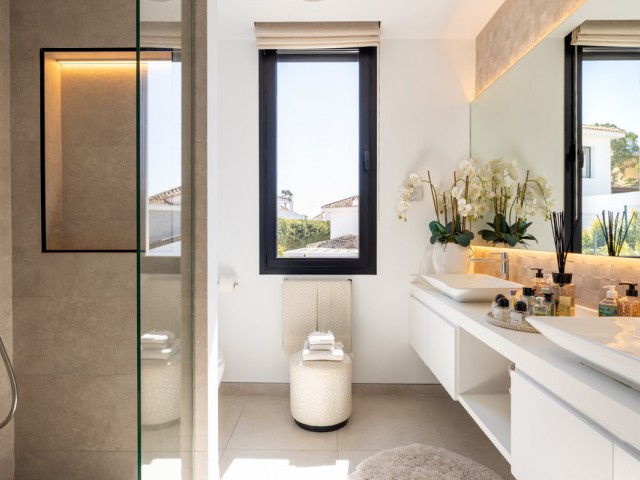 4 Bedrooms Villa in Nueva Andalucía