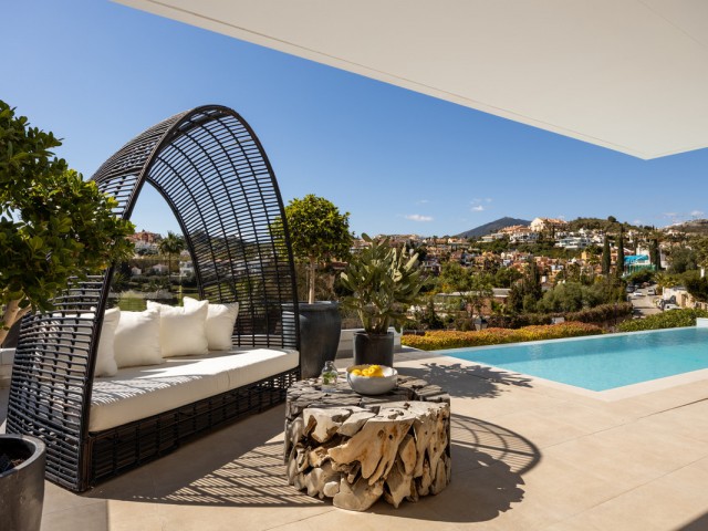 4 Bedrooms Villa in Nueva Andalucía