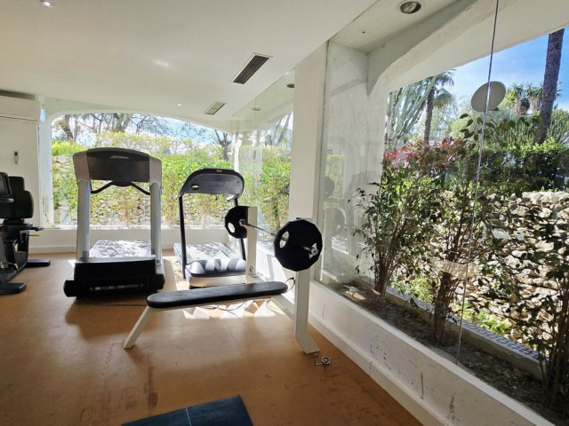 1 Bedrooms Apartment in Puerto Banús