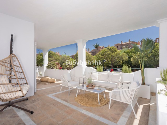 3 Bedrooms Apartment in Estepona