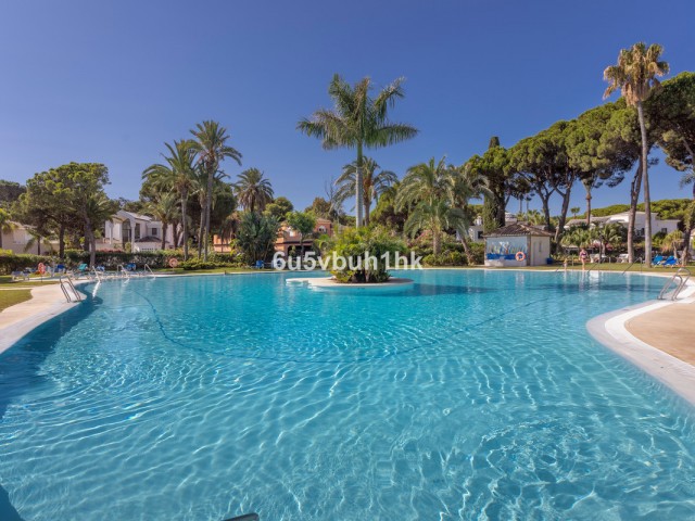 3 Bedrooms Apartment in Estepona