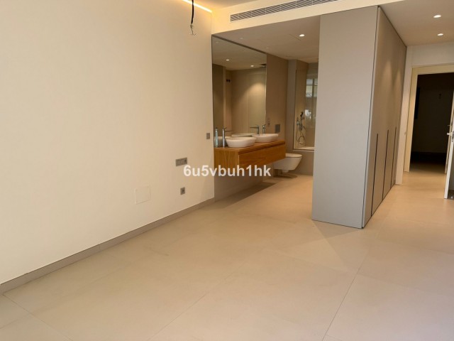 2 Bedrooms Apartment in Fuengirola