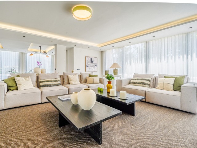 5 Bedrooms Villa in Nueva Andalucía