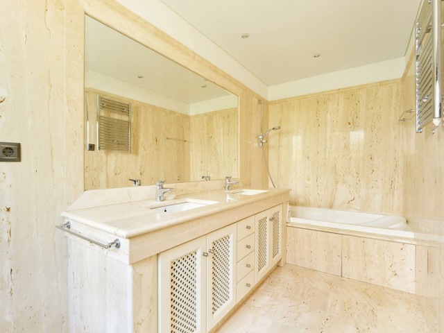 1 Bedrooms Apartment in Estepona