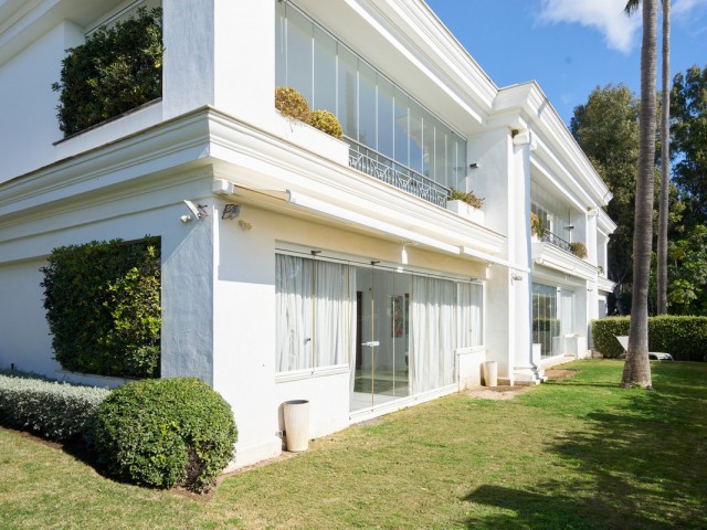 1 Bedrooms Apartment in Estepona