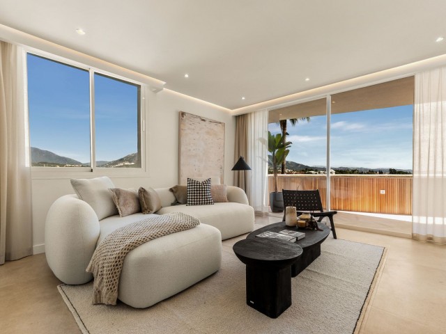 2 Bedrooms Apartment in Nueva Andalucía