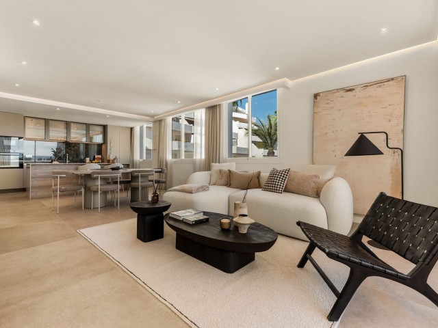 2 Bedrooms Apartment in Nueva Andalucía