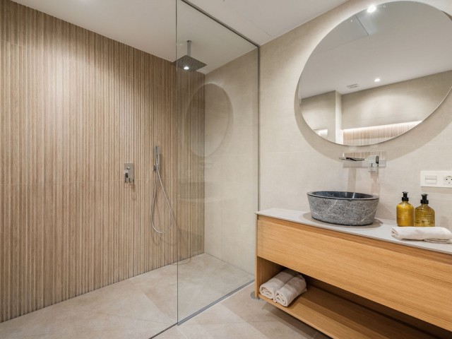 2 Bedrooms Apartment in Nueva Andalucía