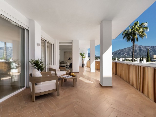 2 Bedrooms Apartment in Nueva Andalucía
